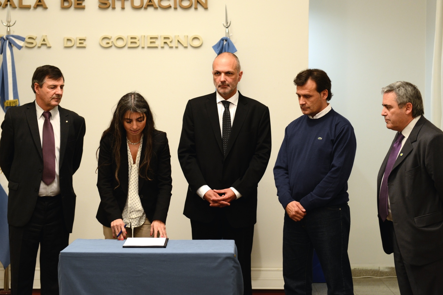 El Gobernador traspasó el mando antes de su viaje