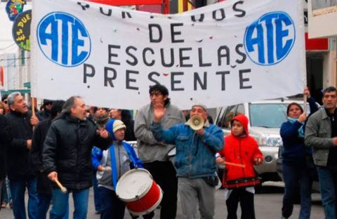 Plan de lucha de auxiliares y docentes en Comodoro y Rada Tilly