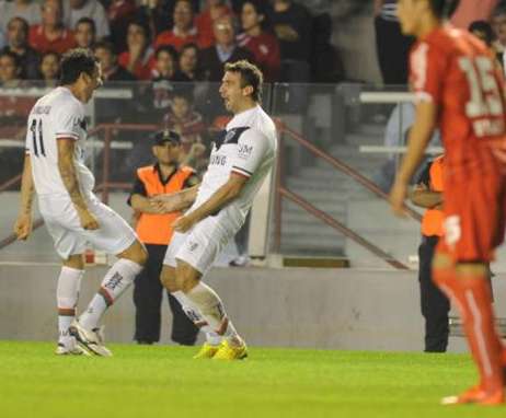 Vélez humilló a Independiente en Avellaneda