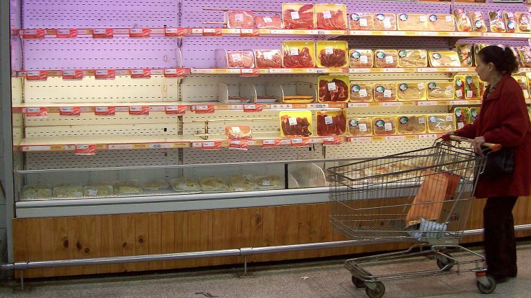 Por la recesión, la inflación se estabiliza en un 2%