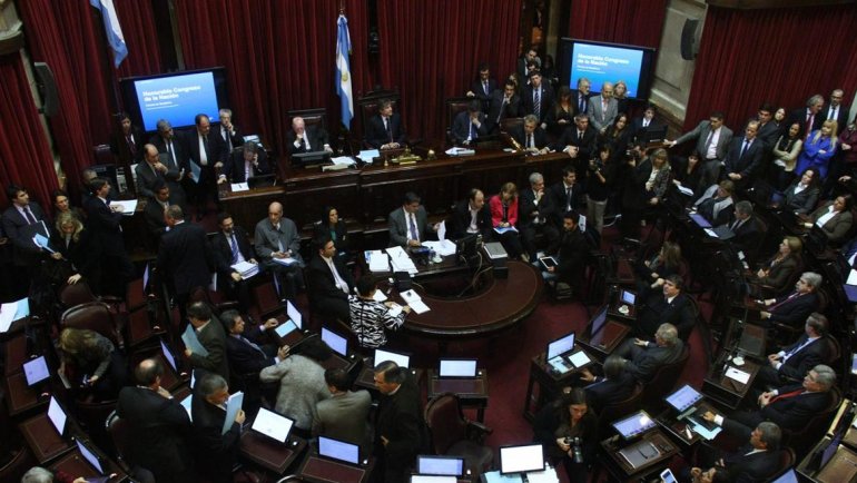 Senado: Oposición formalizó pedido para suspender a Boudou