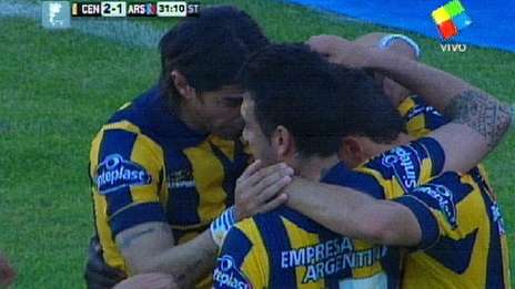 Central le dio vuelta el partido a Arsenal