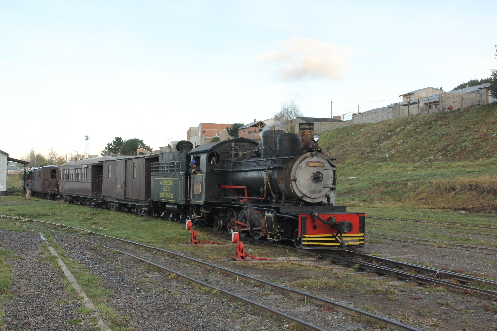“La Trochita” suma una nueva locomotora