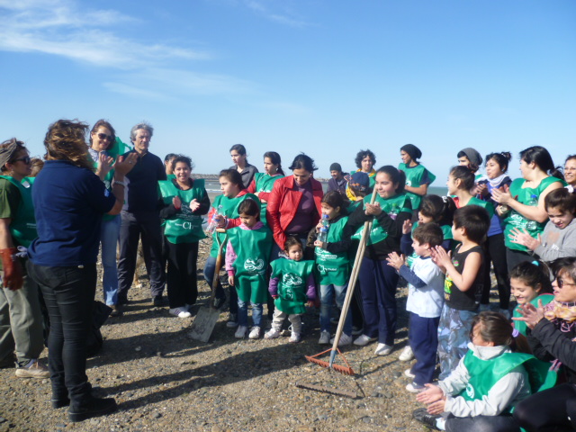 Ambiente coordinó campaña de limpieza en Restinga Alí