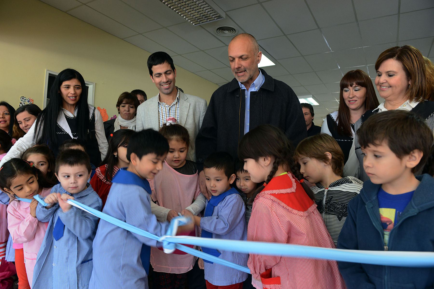 Buzzi inauguró la ampliación del Jardín 408