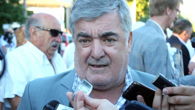 Das Neves cuestionó nuevamente la Ley Petrolera