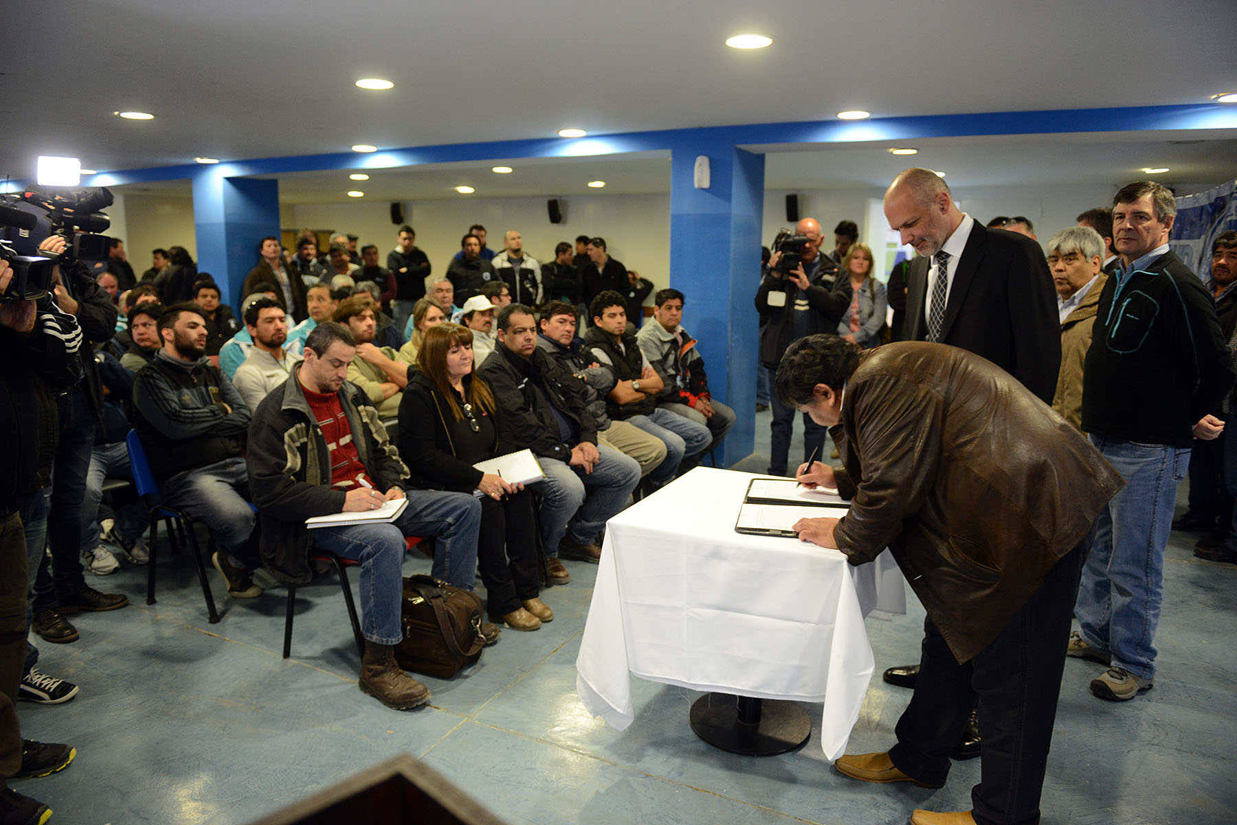 Construirán 150 viviendas para trabajadores petroleros