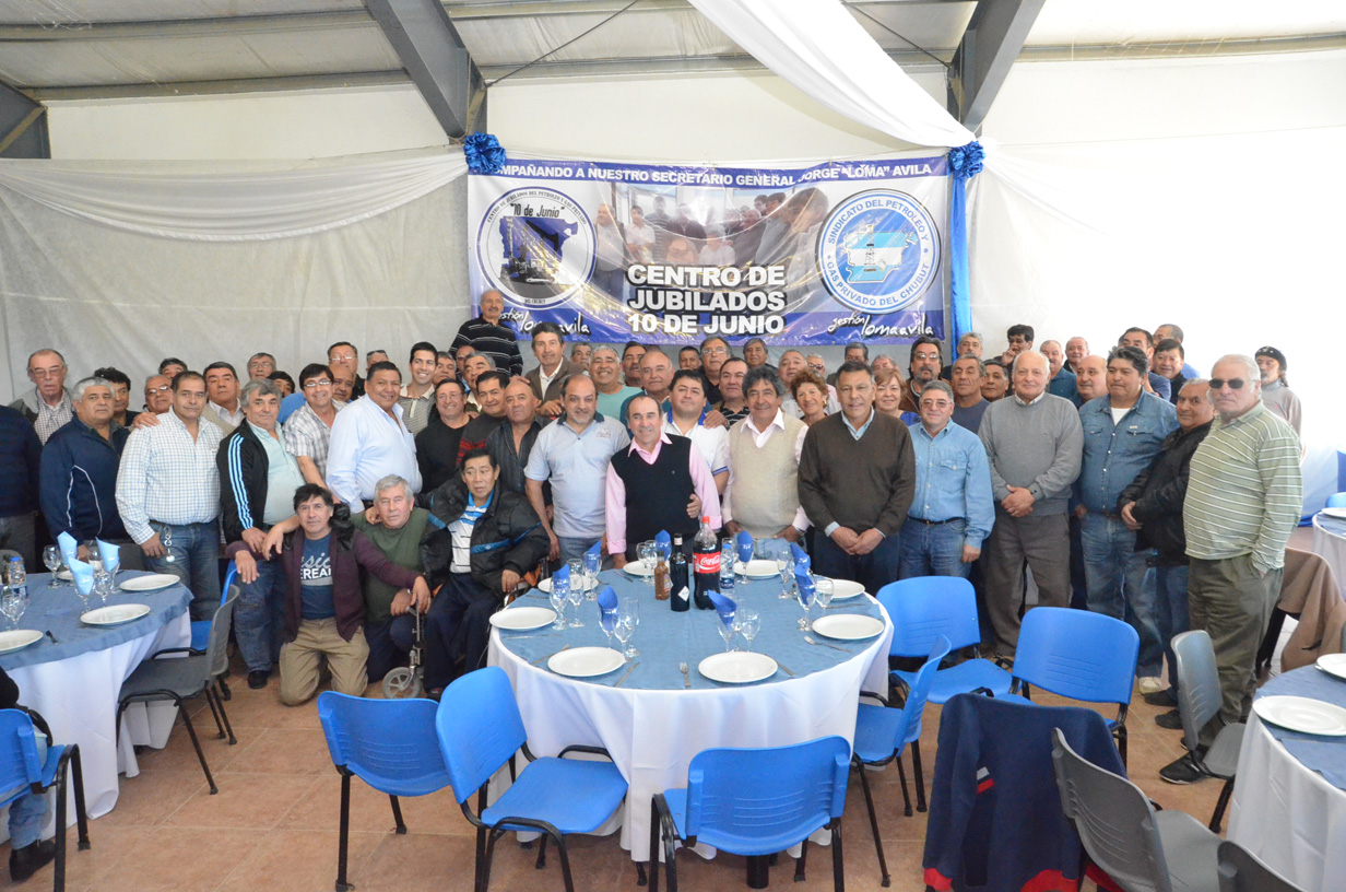 Jubilados petroleros beneficiados con el Fondo Solidario