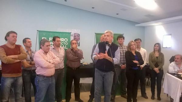 Domínguez manifestó apoyo a la reelección de Buzzi