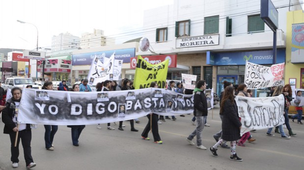 Marcha pidiendo justicia: Comodoro fue la contracara de lo que se vio en España