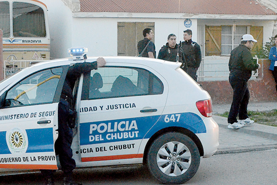 Menor detenido con una 9mm en su poder