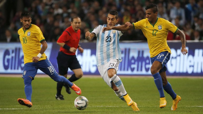 Argentina perdió 2 a 0 con Brasil