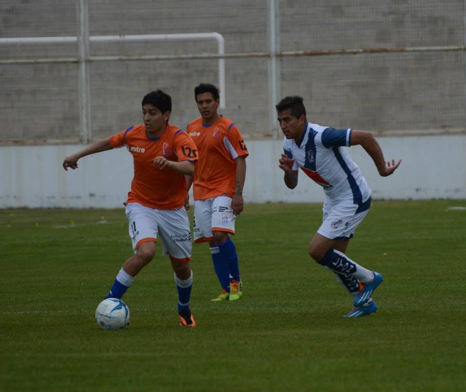La CAI y Brown empataron y siguen punteros
