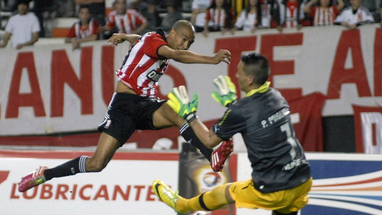 Estudiantes derrotó a Peñarol por la Sudamericana
