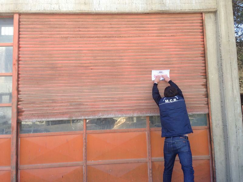 Clausuran un comercio en barrio Industrial