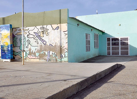 Abrazo simbólico a la Escuela 7717: Sin clases desde agosto y ahora con problemas de calefacción