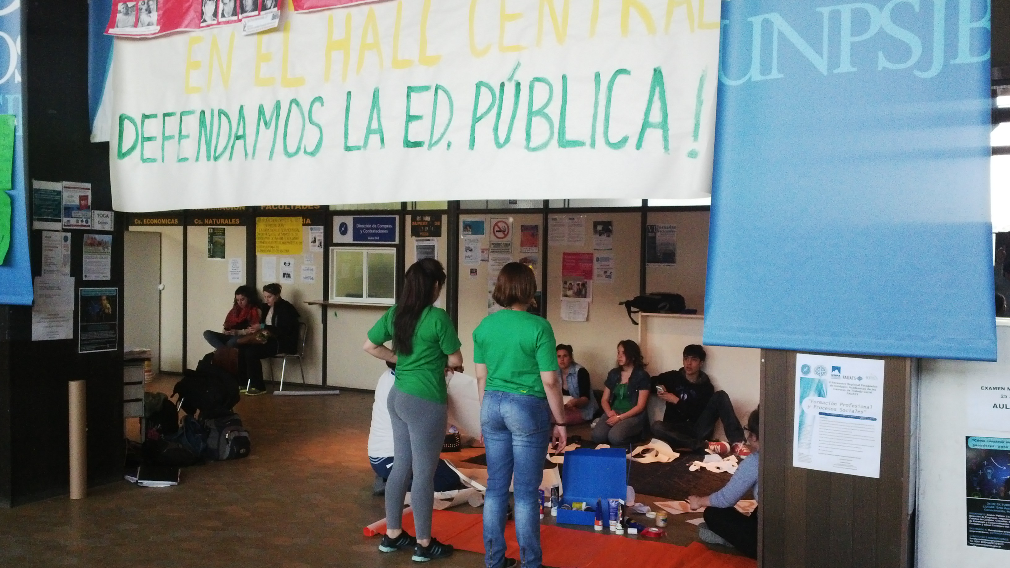 Sigue la toma de la Universidad