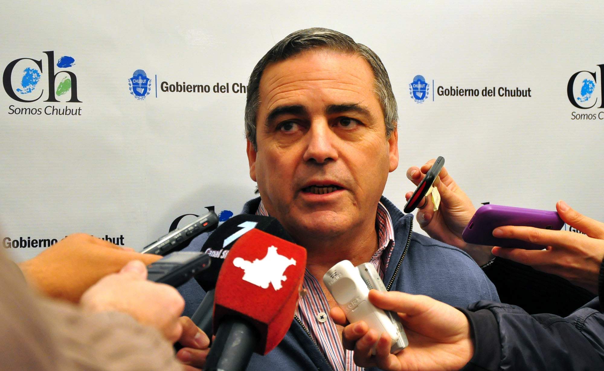 “Das Neves usurpa valores que no le pertenecen”