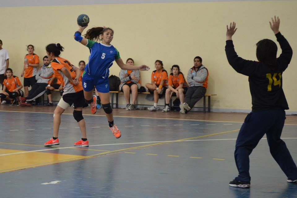 Tania Aguilar, al seleccionado nacional de cadetes de handball