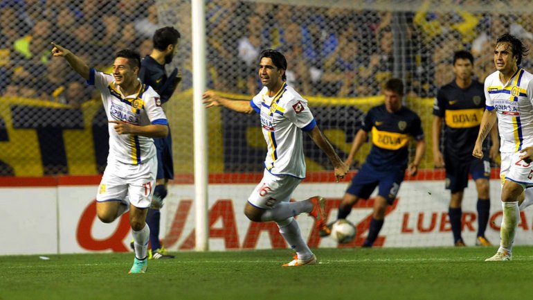 Boca cayó con Capiatá en La Bombonera