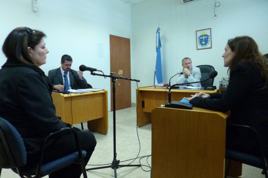 Prorrogan prisión domiciliaria por un mes a imputada