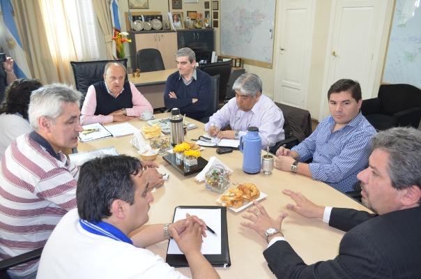 Respuesta a petroleros por trámite de Licencia Única