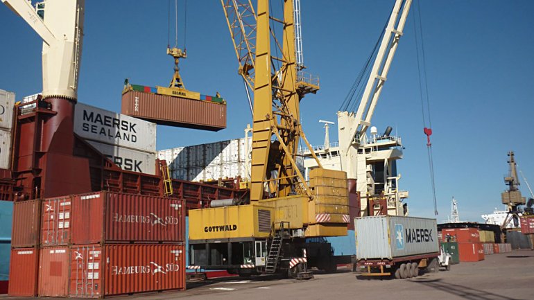 Por el cepo y la recesión, bajan las exportaciones