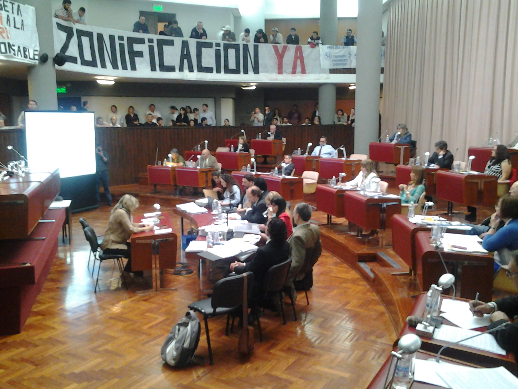 Musmeci comenzó a ser interpelado en la Legislatura