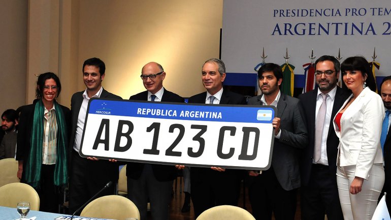 Así será la nueva chapa patente del Mercosur