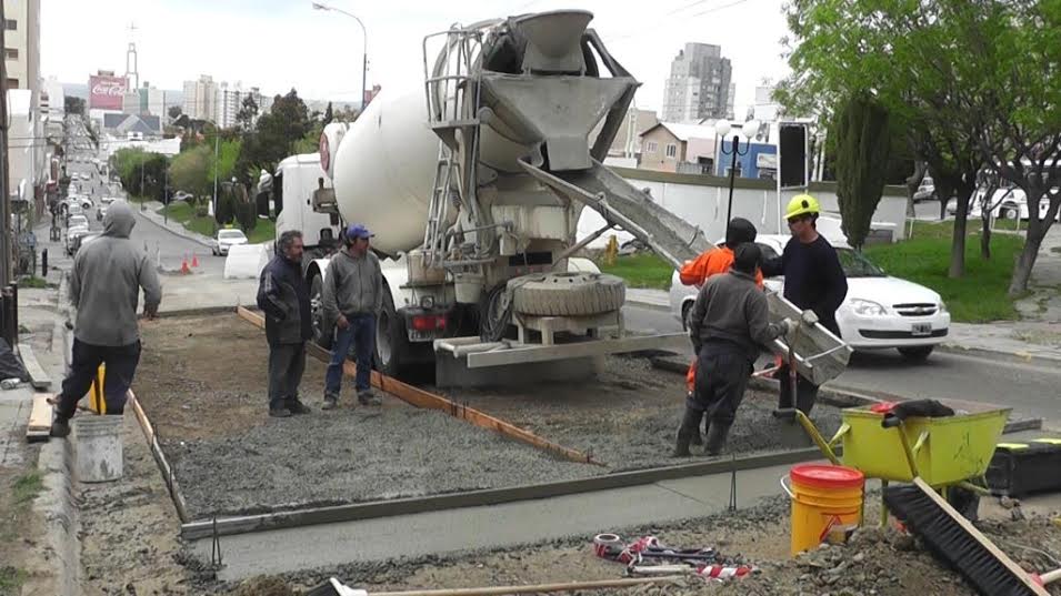 Repavimentan la avenida Rivadavia