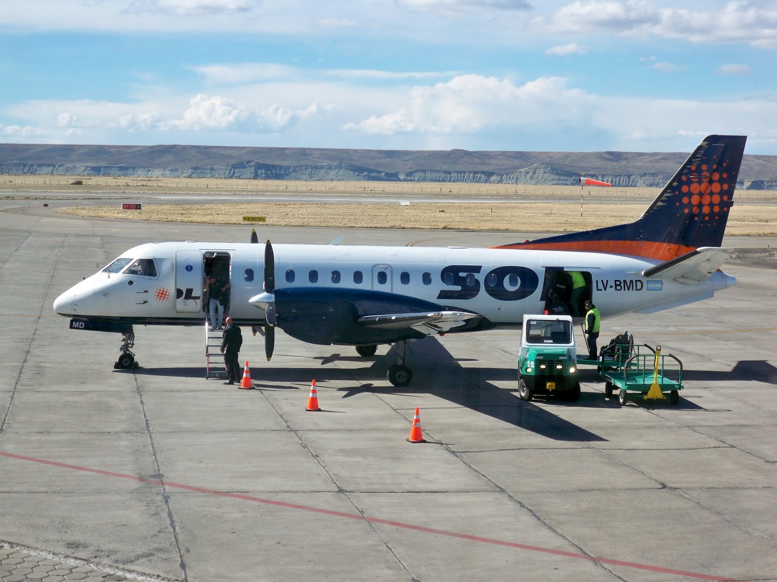 «El servicio aéreo de Sol se va a mantener en la provincia»