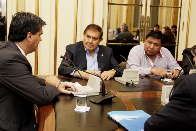 Desde las 11 se decidirá si hay o no paro petrolero