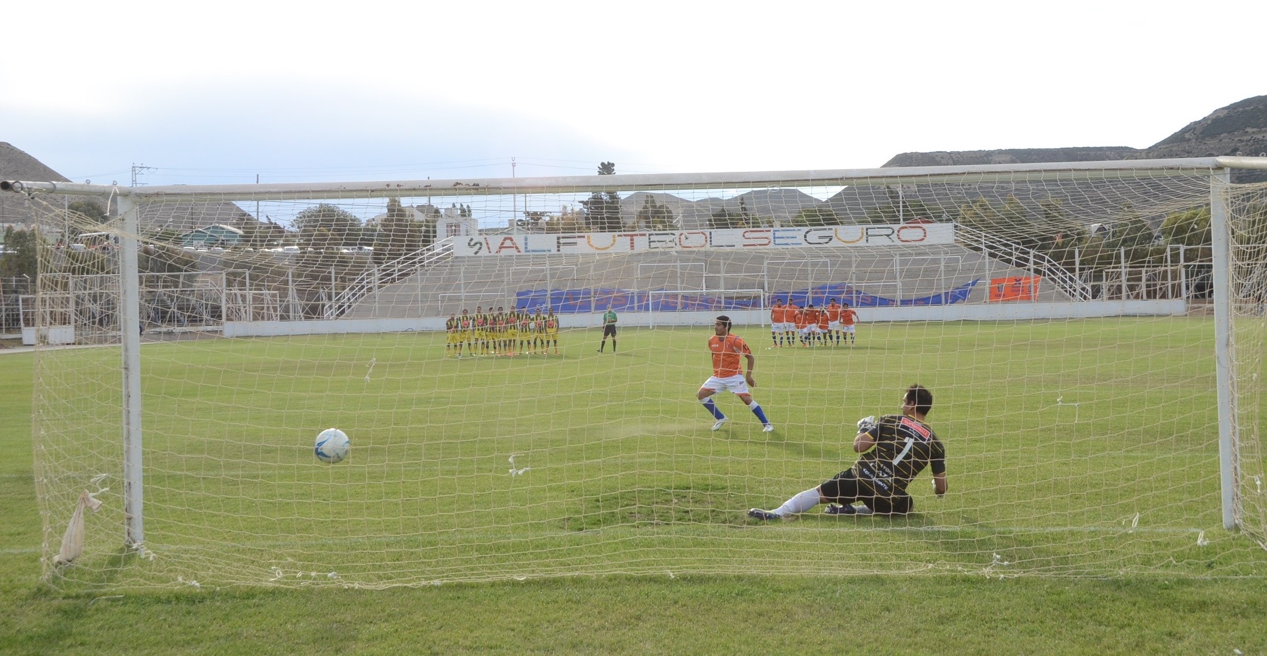 La CAI sufrió pero pasó en los penales