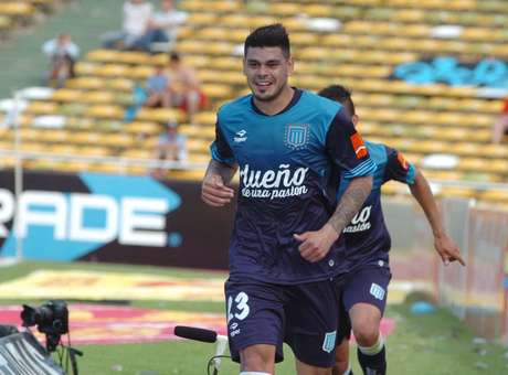 Racing le ganó a Banfield y mantiene la ilusión