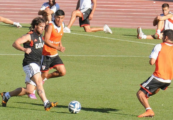Practicó Cavenaghi y estaría disponible ante Boca