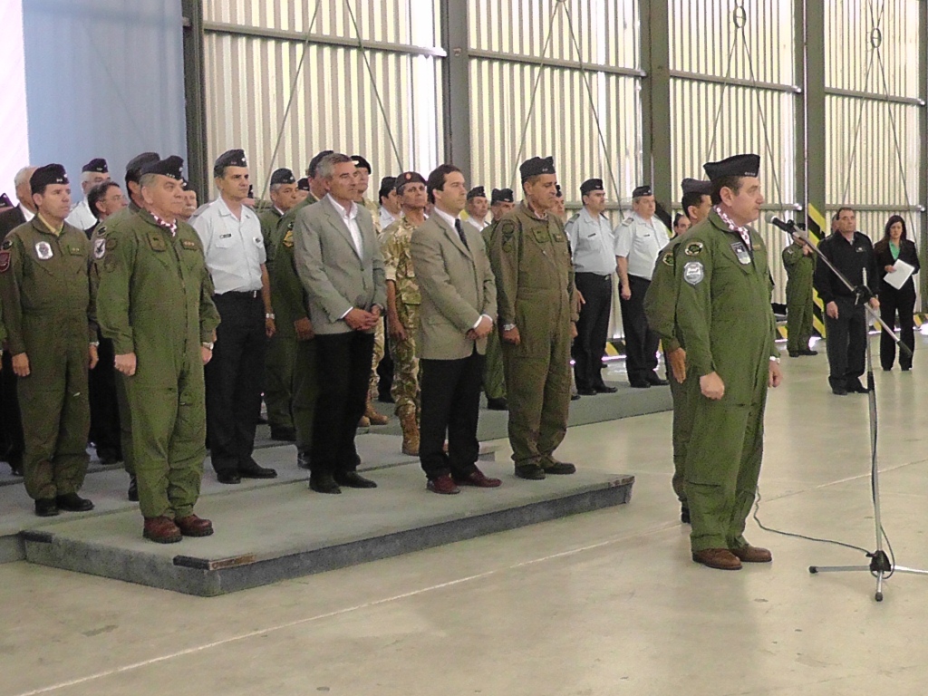 Egresaron siete aviadores militares