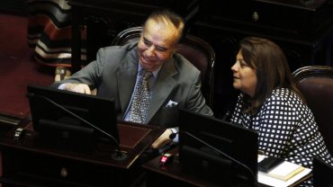 Menem volvió a su banca del Senado después de un año