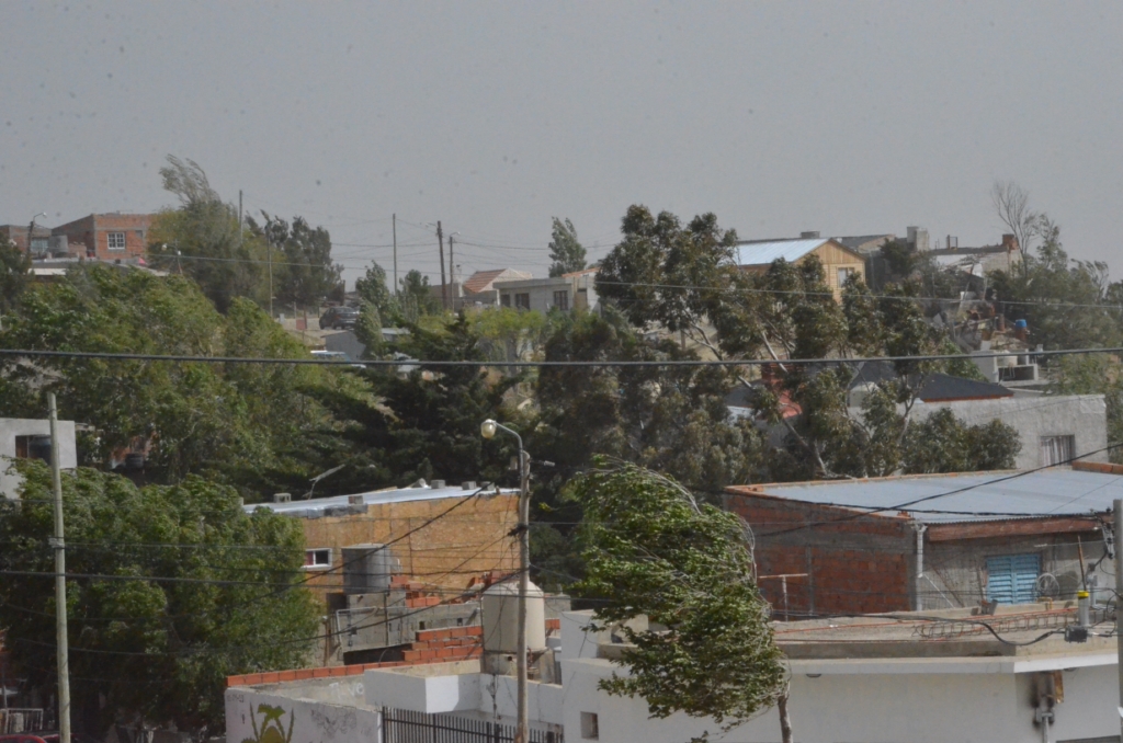 El viento aflojó algo pero volverá a intensificarse