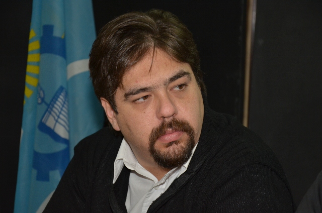 En el IPV también paran solicitando bono navideño