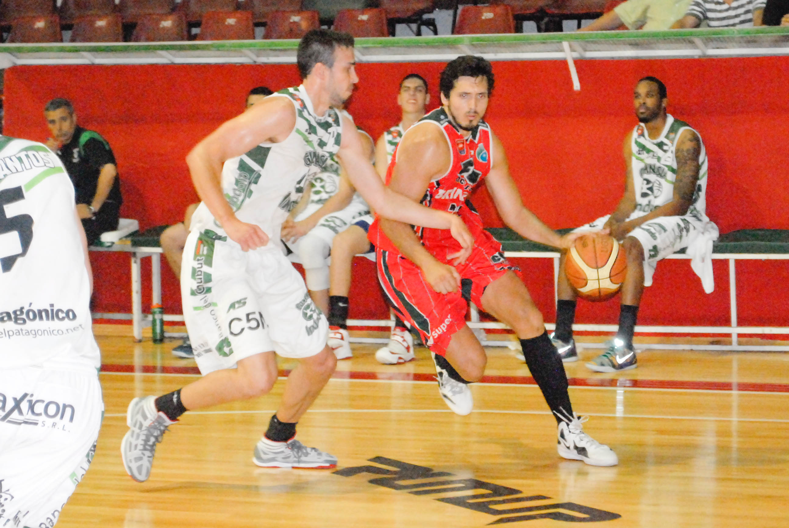 Un corte de luz obligó a suspender el partido de Gimnasia