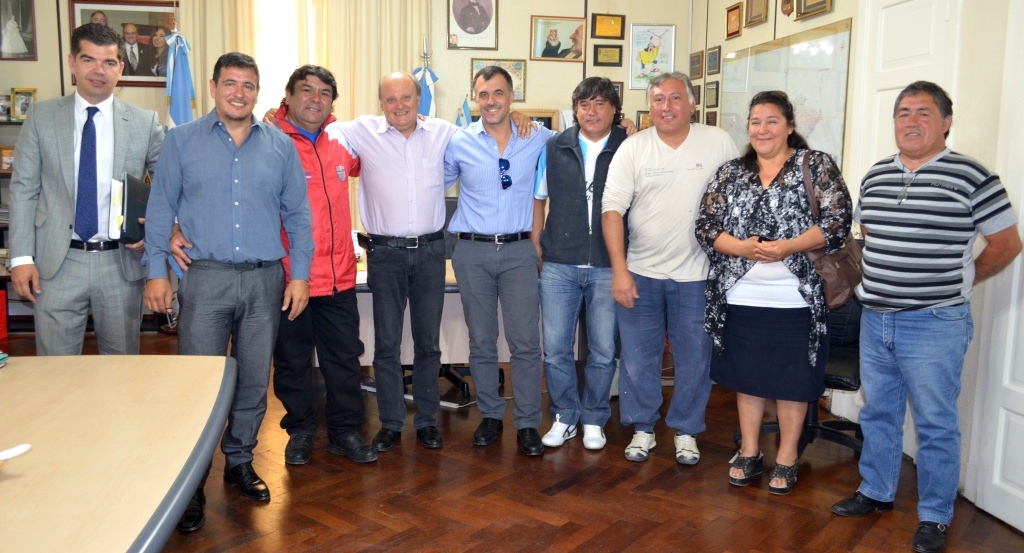 Di Pierro valoró traspaso de tierras a un club de veteranos