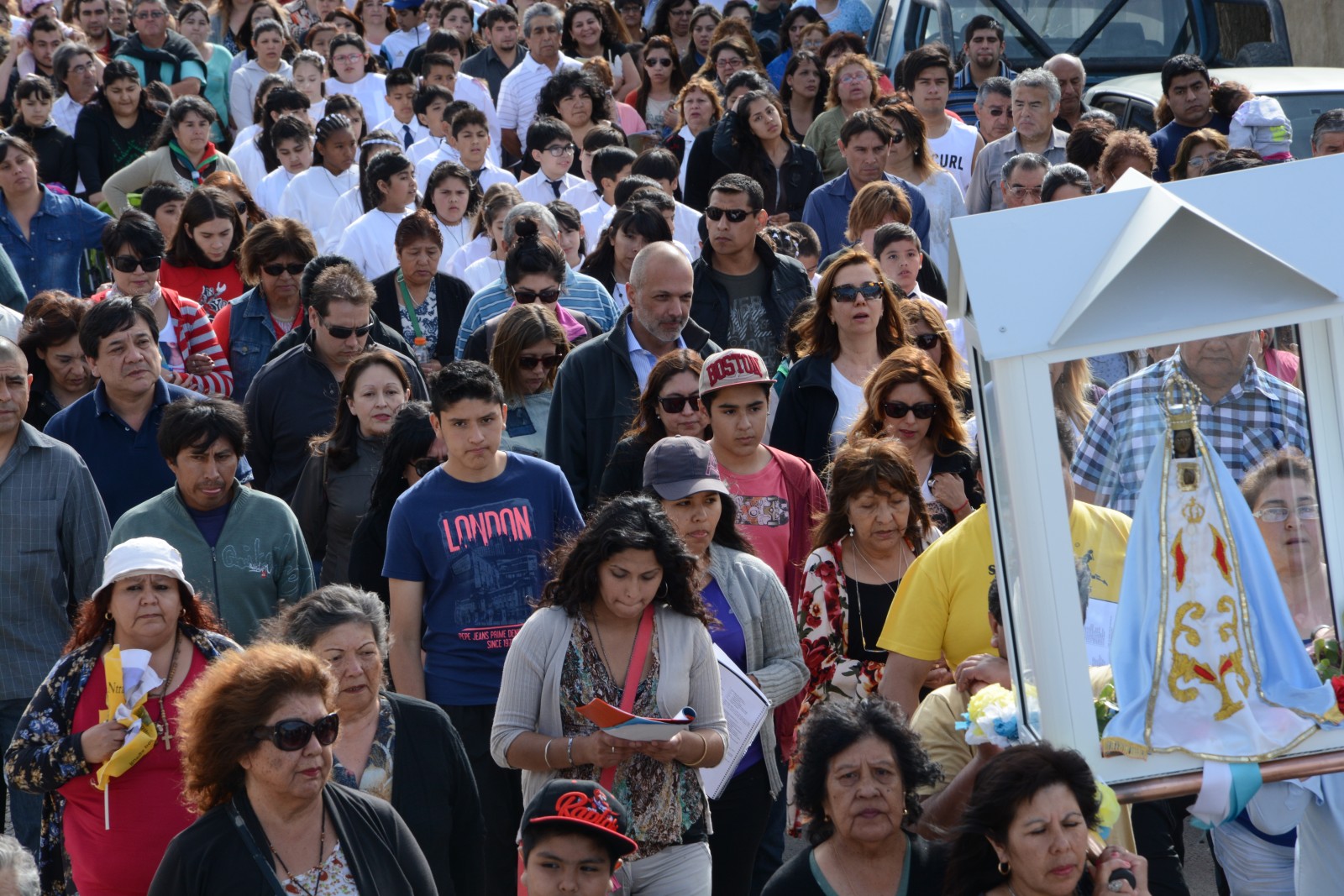 Buzzi participó de la procesión de la Virgen