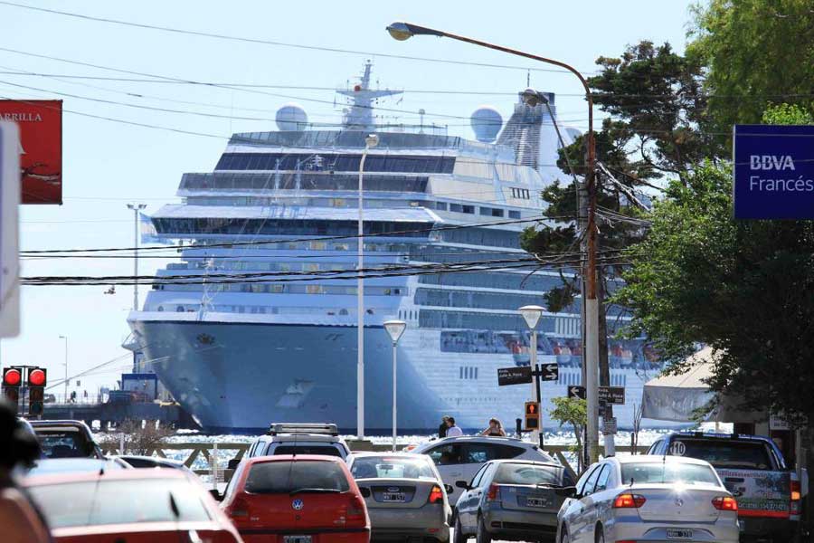 Recaló en Madryn uno de los cruceros más grandes de la temporada