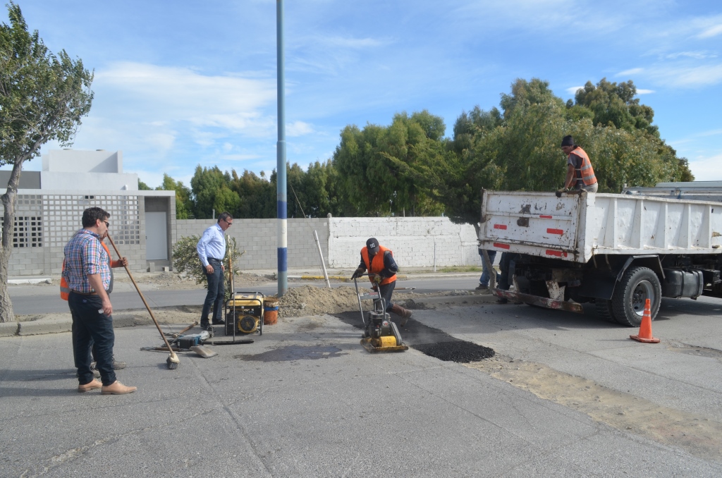 Se retomaron los trabajos de bacheo en la ciudad