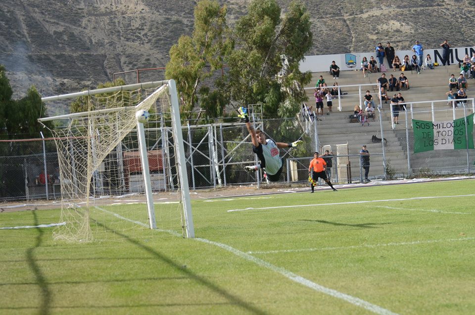 Petroquímica goleó 3-0 a Ferro en el inicio del Federal C