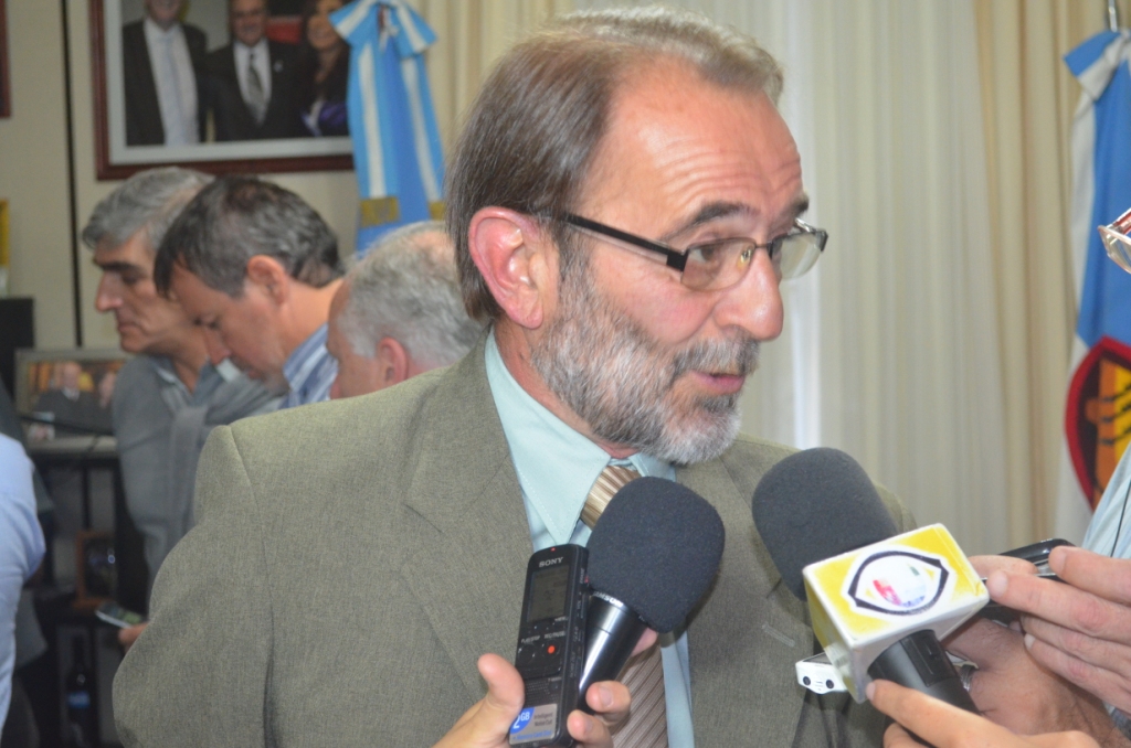 Ricardo Fernández asumió en Prensa Municipal