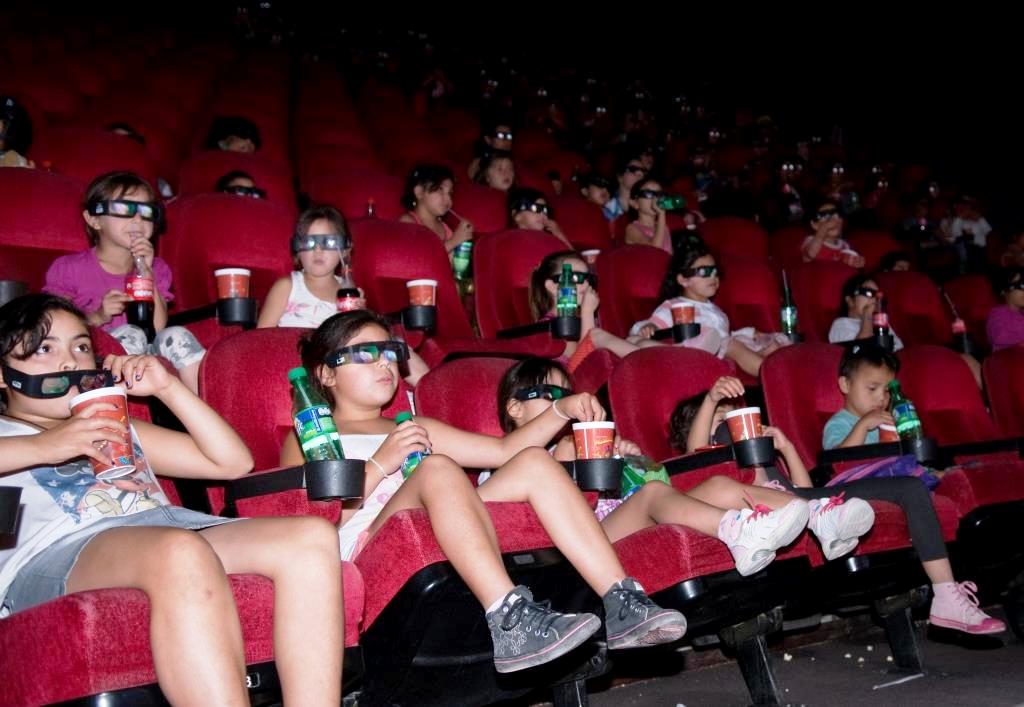 400 colonos disfrutaron de una función gratuita en el Cine Coliseo