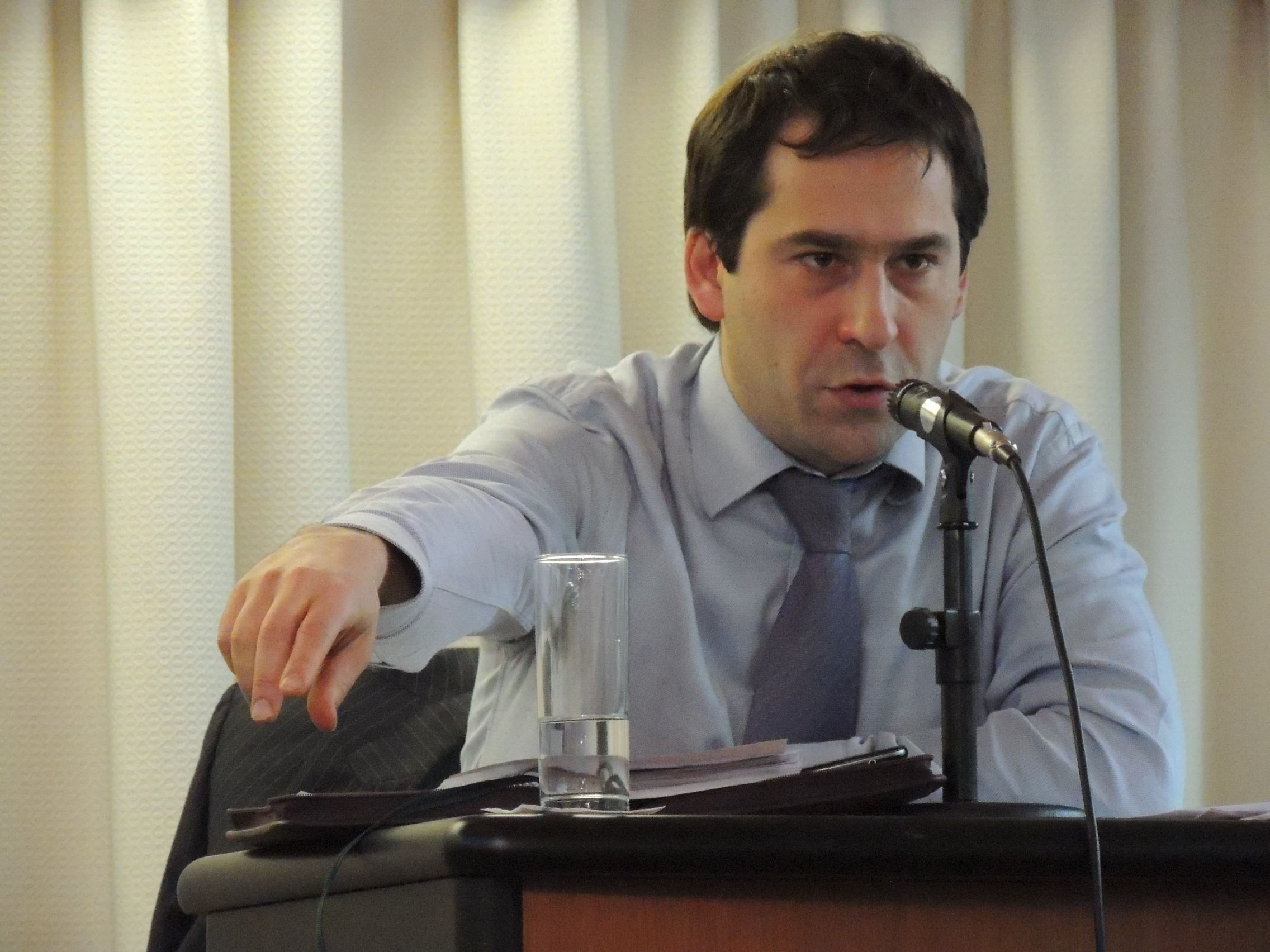 Luque le bajó el pulgar a la candidatura de Touriñán