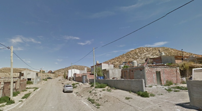 Enardecido por ruidos molestos, atacó a palazos al vecino