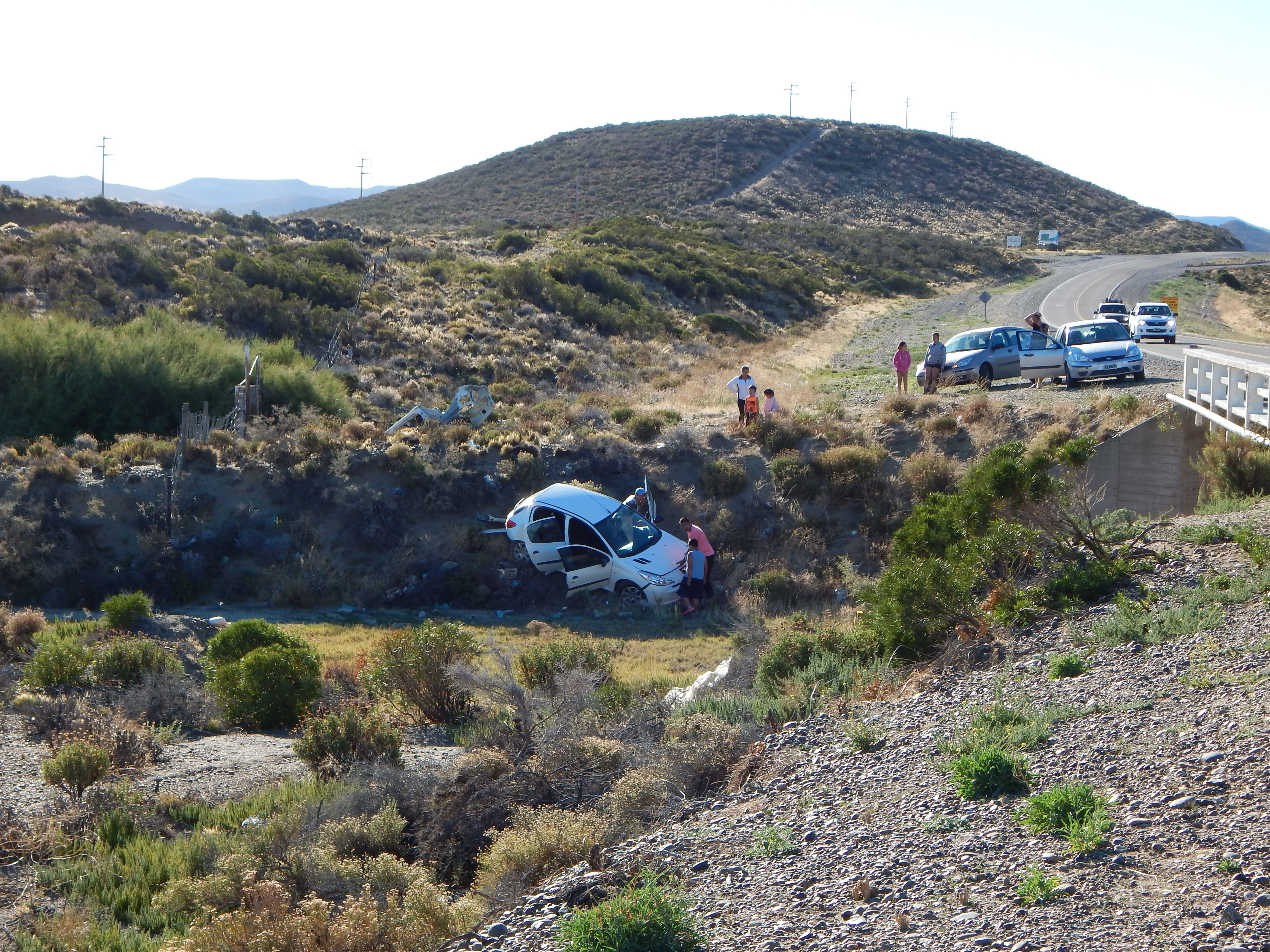 Se salvó de milagro tras caer de un barranco